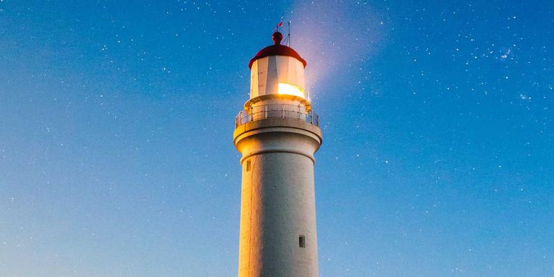 大数据驱动的智能投顾系统如何矫正散户行为偏差